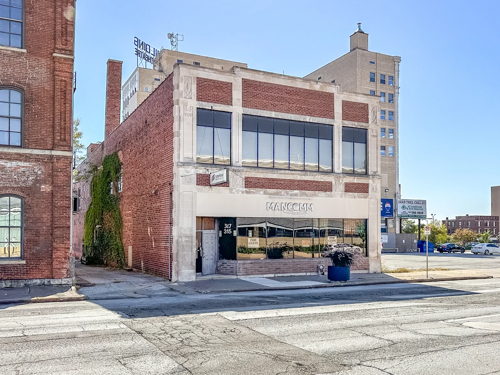 Office in Davenport, IA — Lease in Davenport, IA, photo 1 of 3