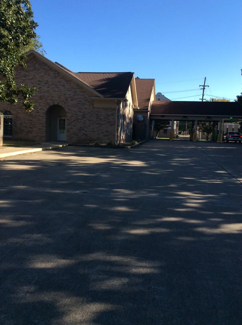 Former Regions Bank — Sale in Leland, MS, photo 4 of 8