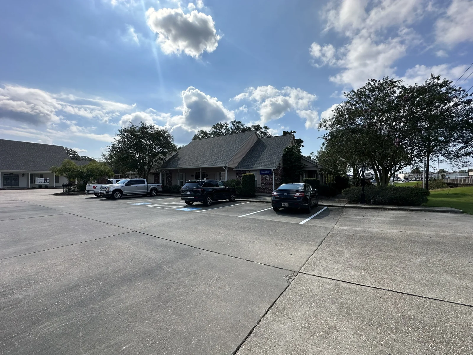 Office in Gonzales, LA — Sale in Gonzales, LA, photo 2 of 8