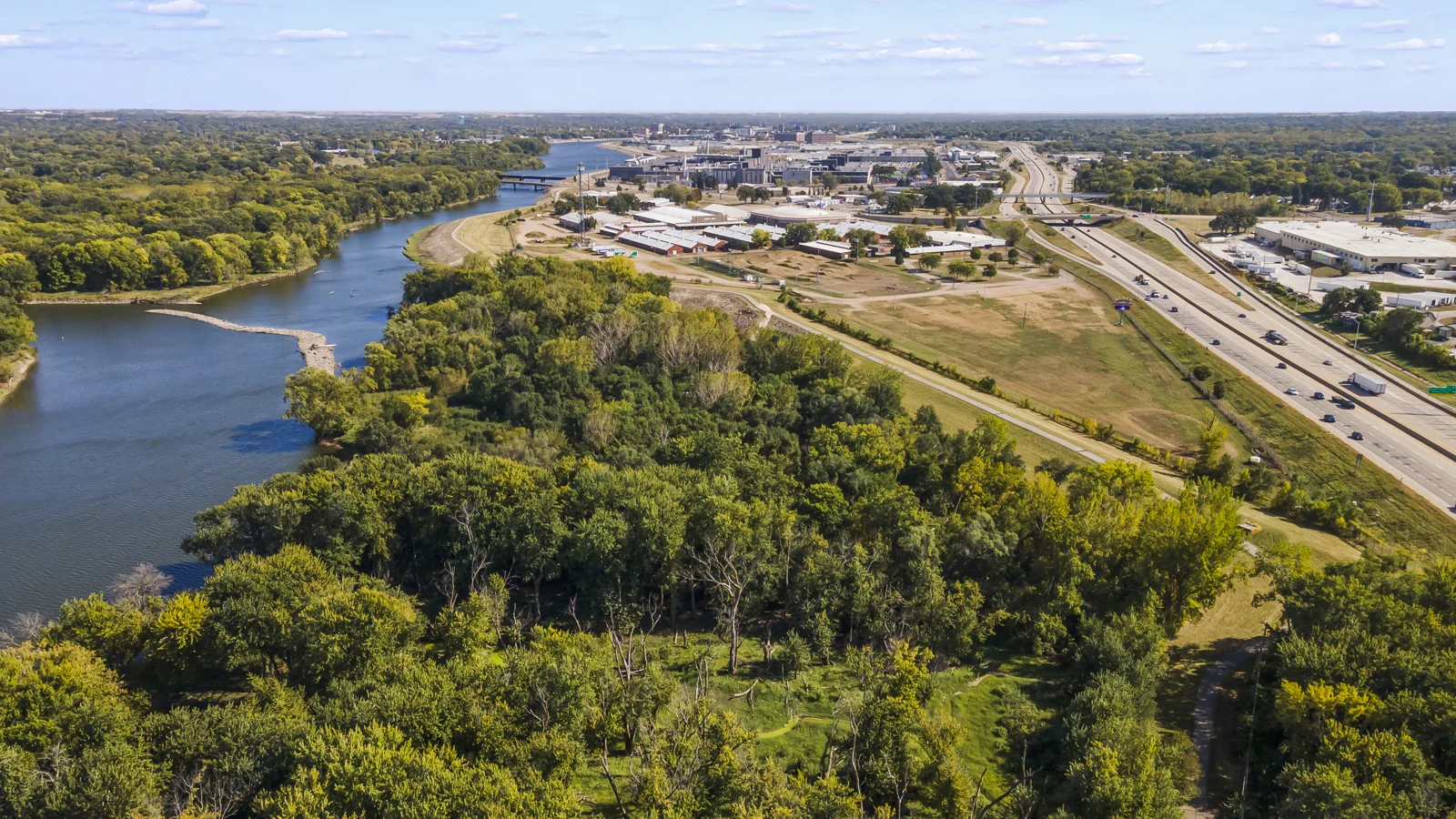 Land in Waterloo, IA — Sale in Waterloo, IA, photo 2 of 3