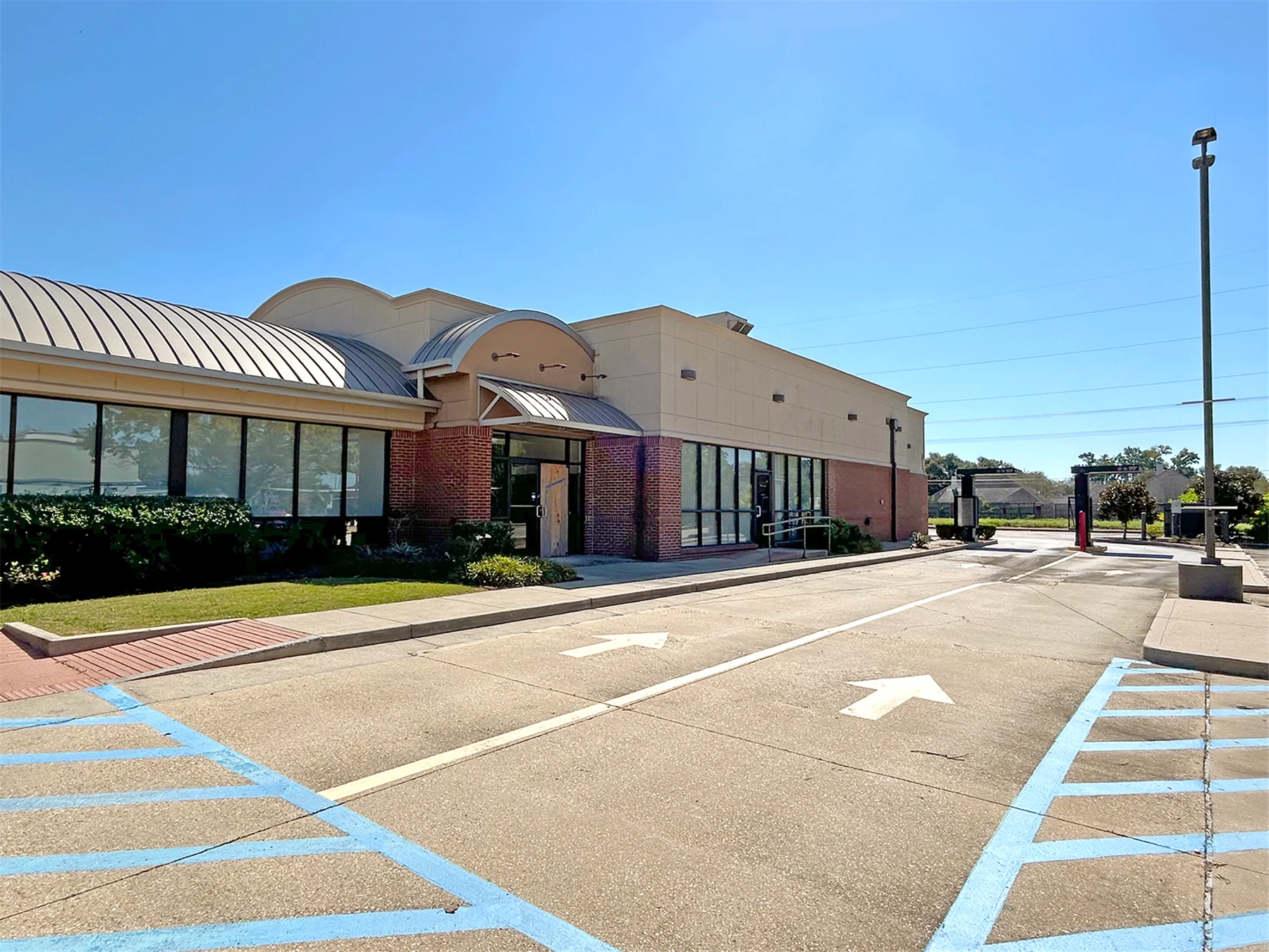 Former Chick-fil-A - Lafayette, LA — Sale in Lafayette, LA, photo 1 of 5