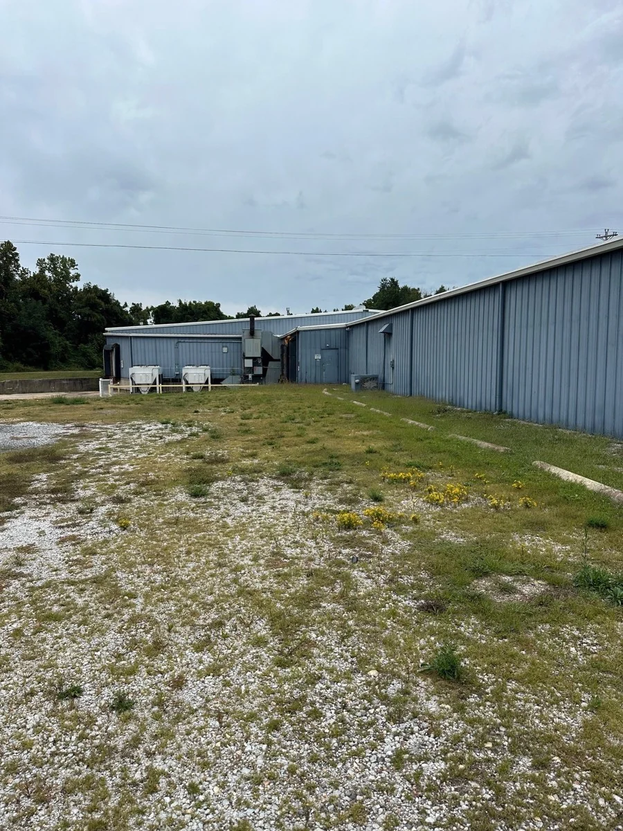 Office/Lab Warehouse — Sale in Marshall, AR, photo 1 of 8