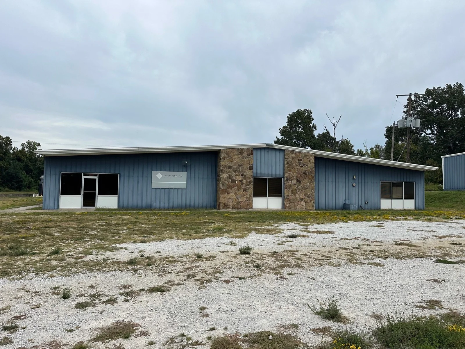 Office/Lab Warehouse — Sale in Marshall, AR, photo 2 of 8
