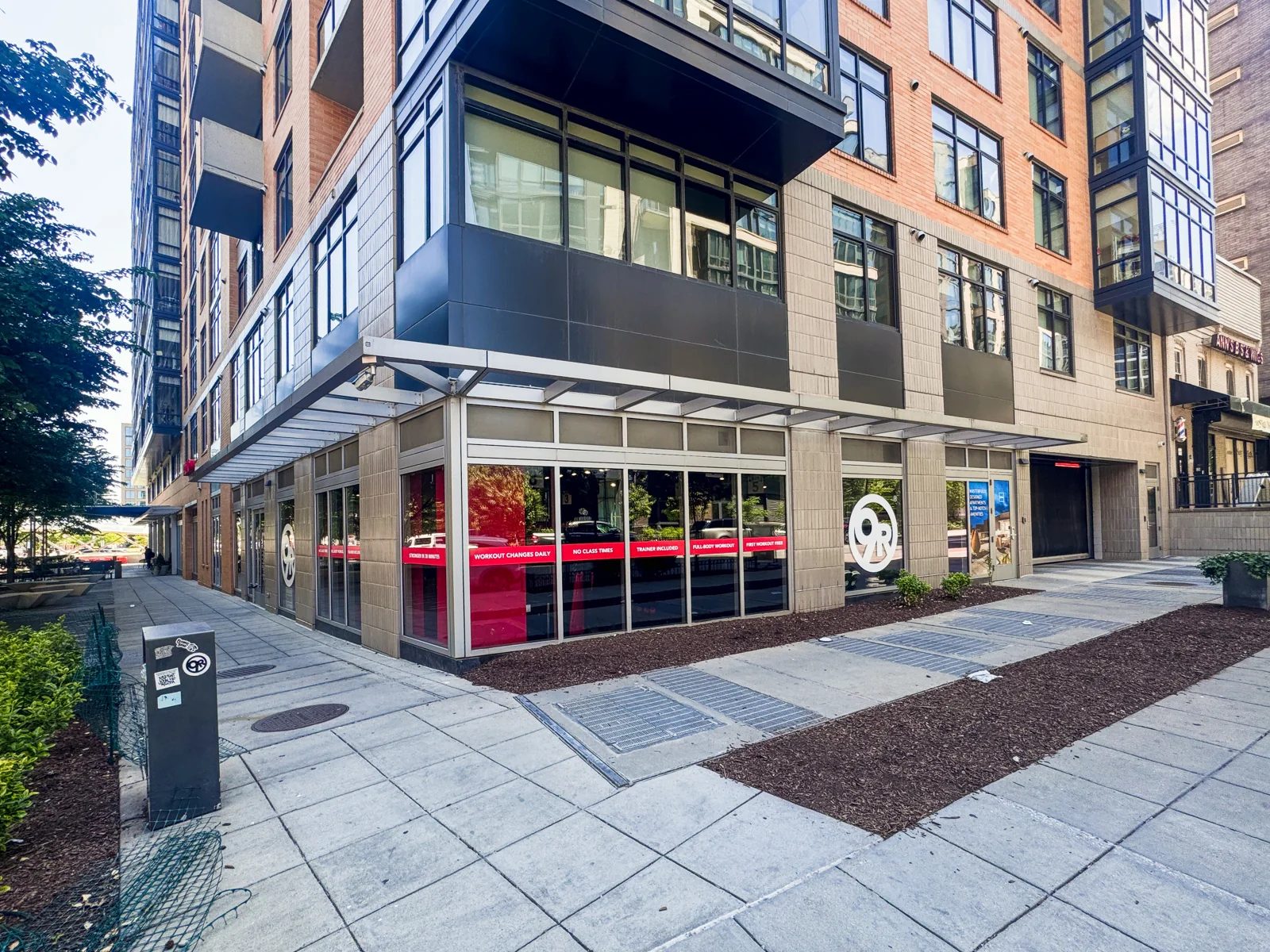 Insignia on M — Lease in Washington, Dc, DC, photo 1 of 2