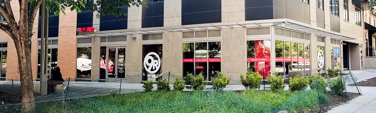 Insignia on M — Lease in Washington, Dc, DC, photo 2 of 2