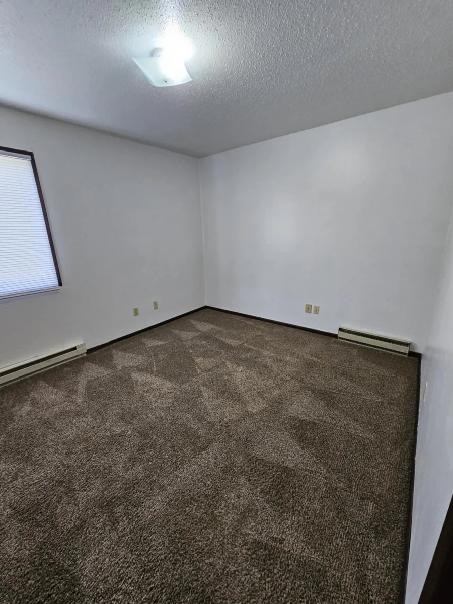 Community Terrace Apartments — Sale in Newton, IA, photo 2 of 5