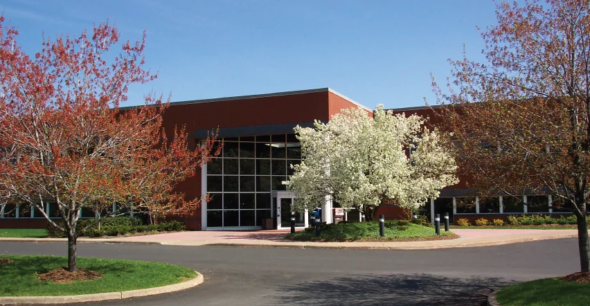 Office in Liverpool, NY — Lease in Liverpool, NY, photo 1 of 8