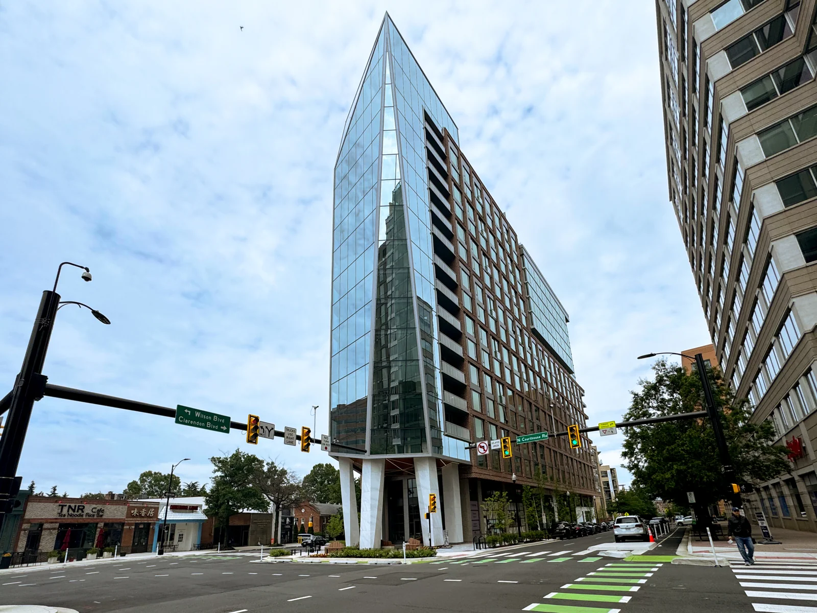 The Wendy — Lease in Arlington, VA, photo 1 of 4