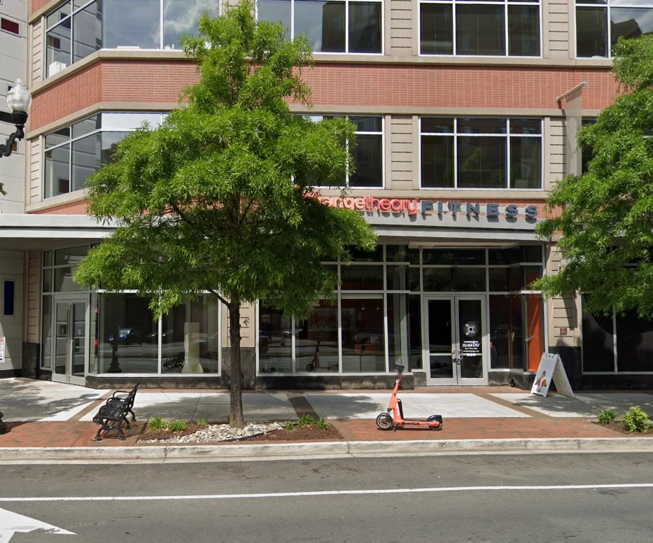 Retail in Arlington, VA — Lease in Arlington, VA, photo 2 of 4