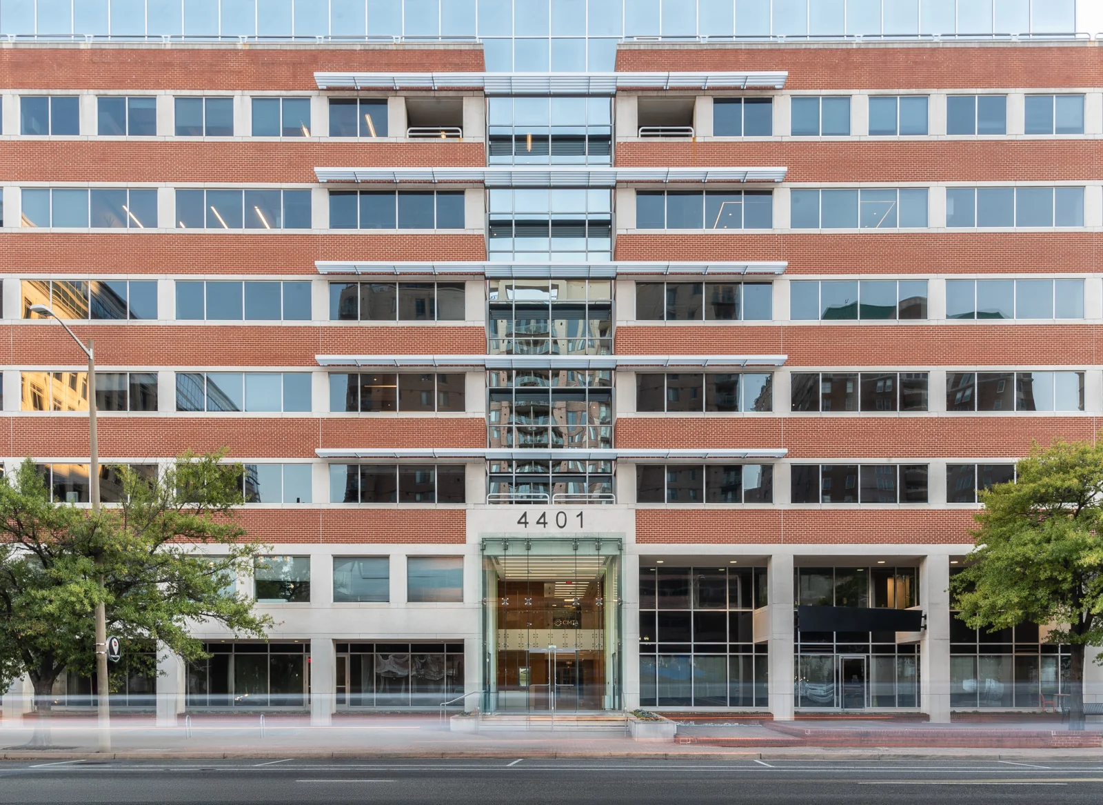 Arlington Square — Lease in Arlington, VA, photo 2 of 8