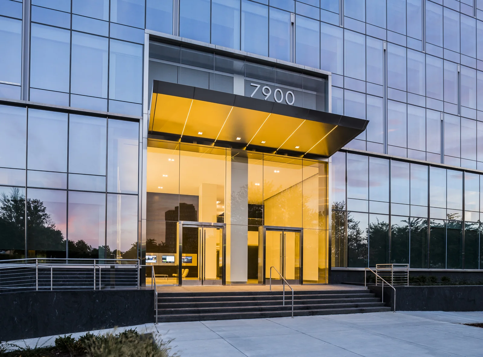 Silverline Center — Lease in Mclean, VA, photo 2 of 8