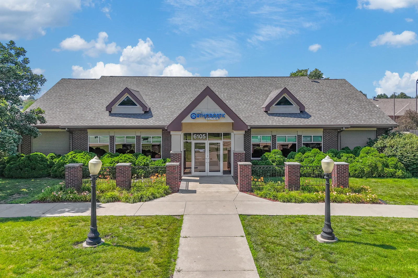 Johnston Office/Medical For Lease or Sale — Lease in Johnston, IA, photo 1 of 6