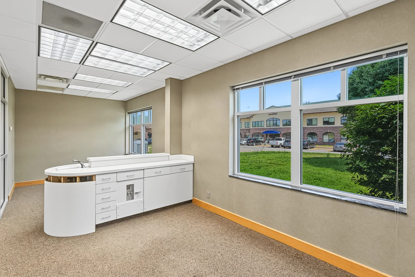 Johnston Office/Medical For Lease or Sale — Lease in Johnston, IA, photo 5 of 6