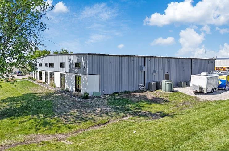 3300 101st Street — Sale in Urbandale, IA, photo 8 of 8