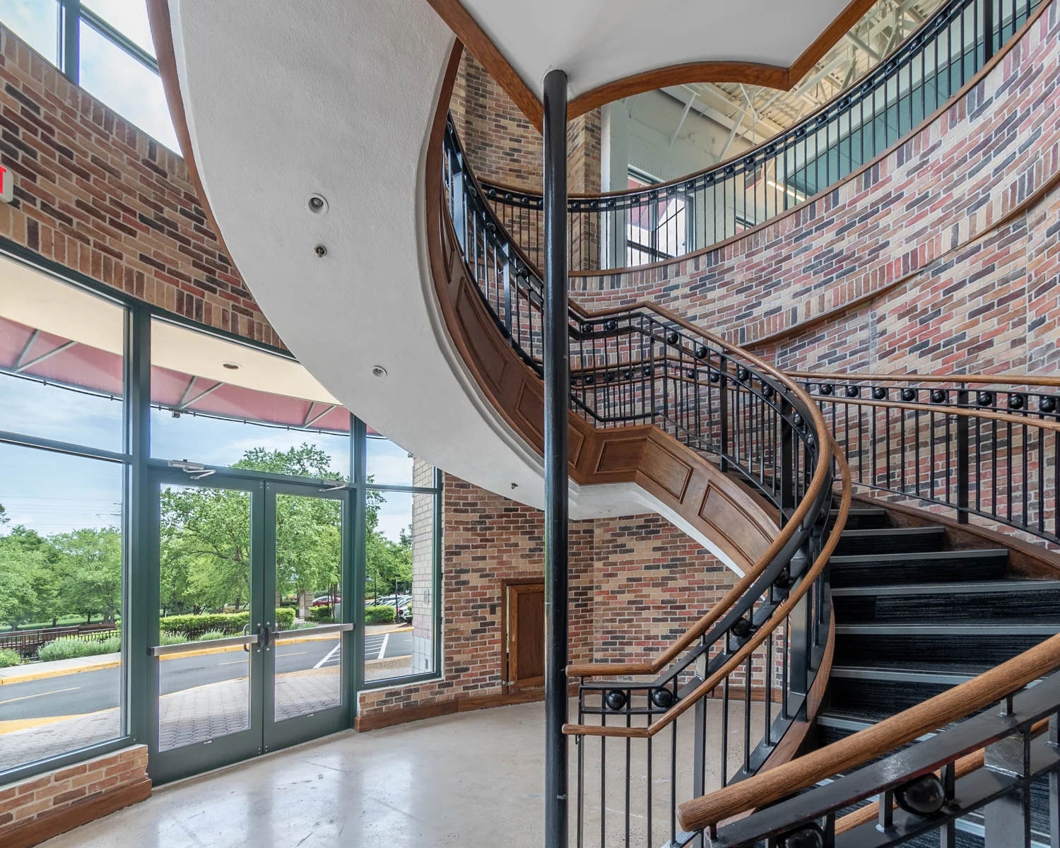 The Perch at Plaza America — Lease in Reston, VA, photo 4 of 8