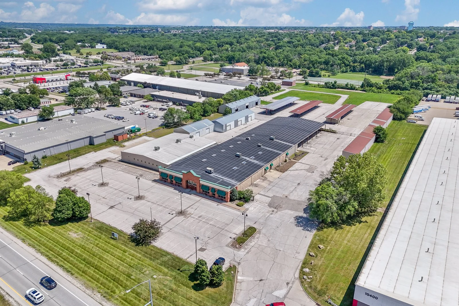 10320 Hickman Road — Lease in Clive, IA, photo 1 of 7