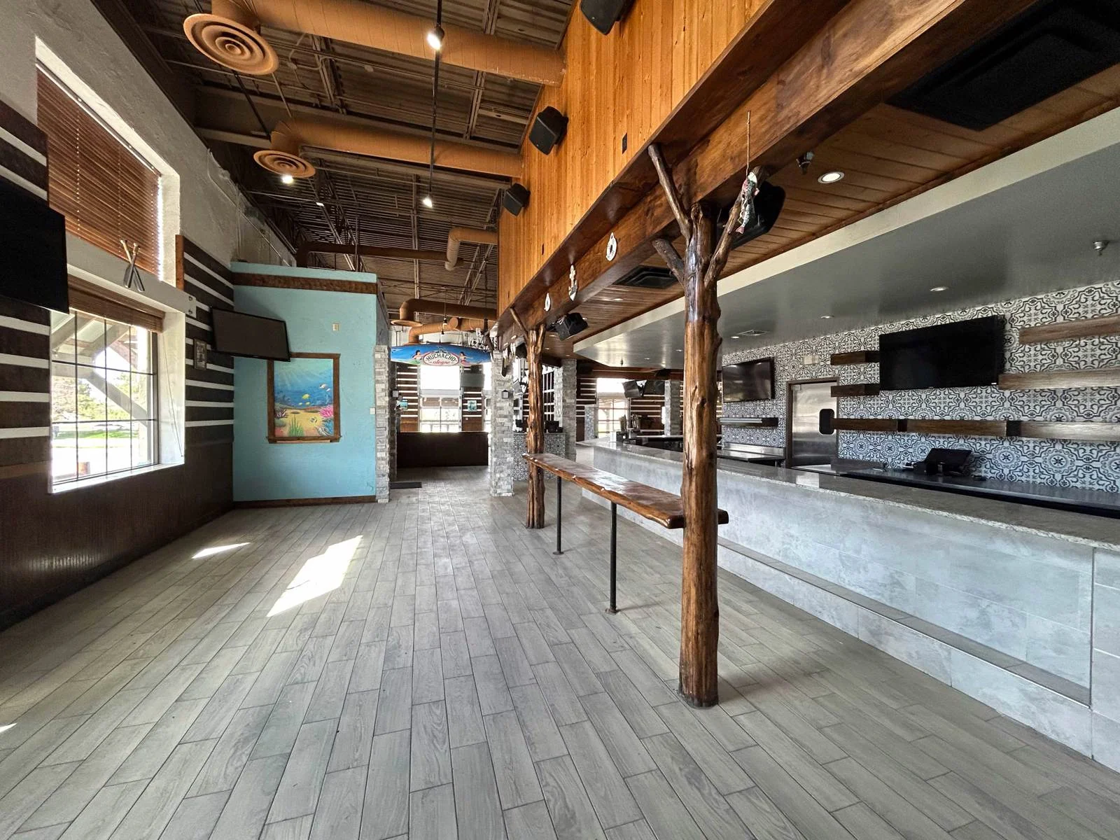 Retail in West Des Moines, IA — Lease in West Des Moines, IA, photo 3 of 6