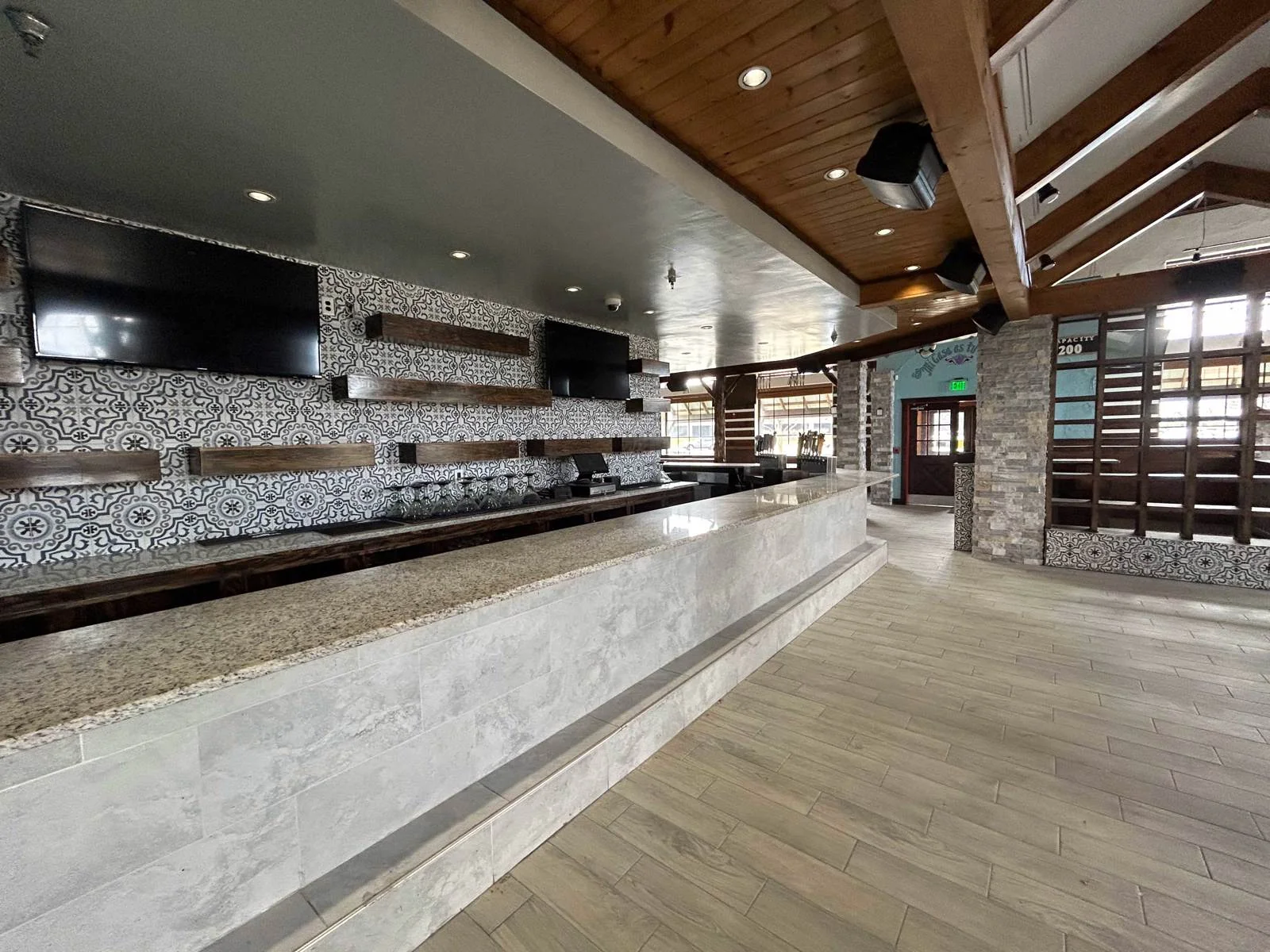 Retail in West Des Moines, IA — Lease in West Des Moines, IA, photo 4 of 6