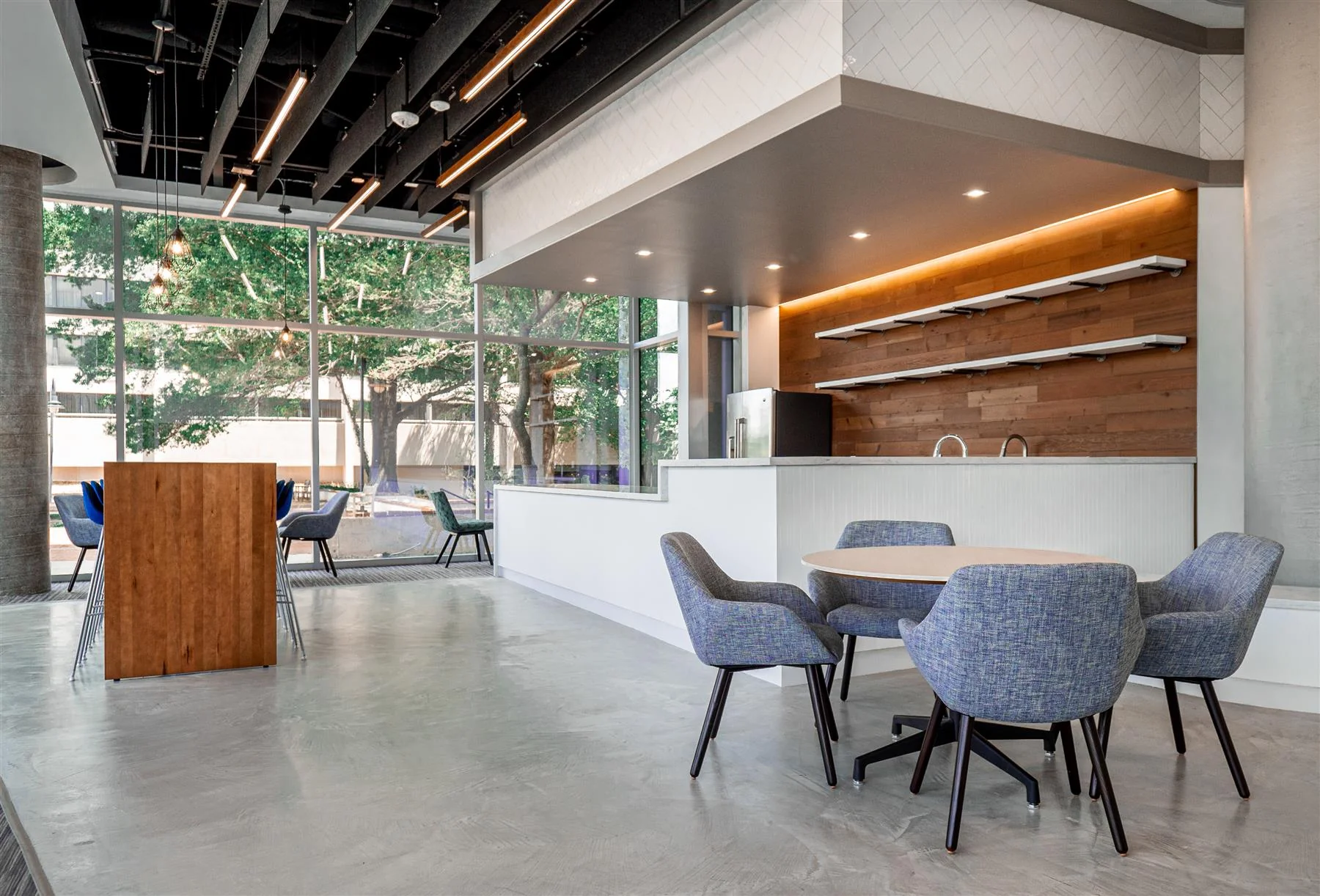 International Tower — Lease in Reston, VA, photo 3 of 8