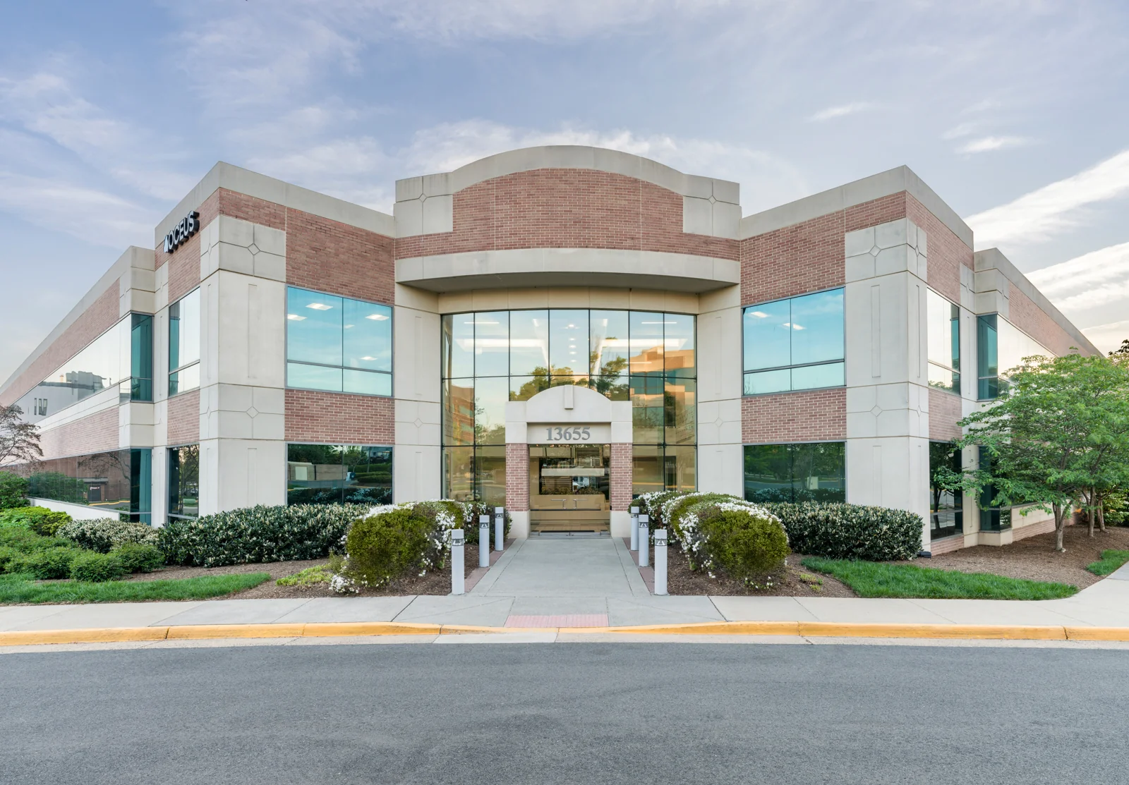 Liberty Park West — Lease in Herndon, VA, photo 1 of 8