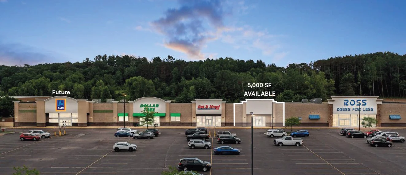 Lake Delton Marketplace — Lease in Wisconsin Dells, WI, photo 1 of 5