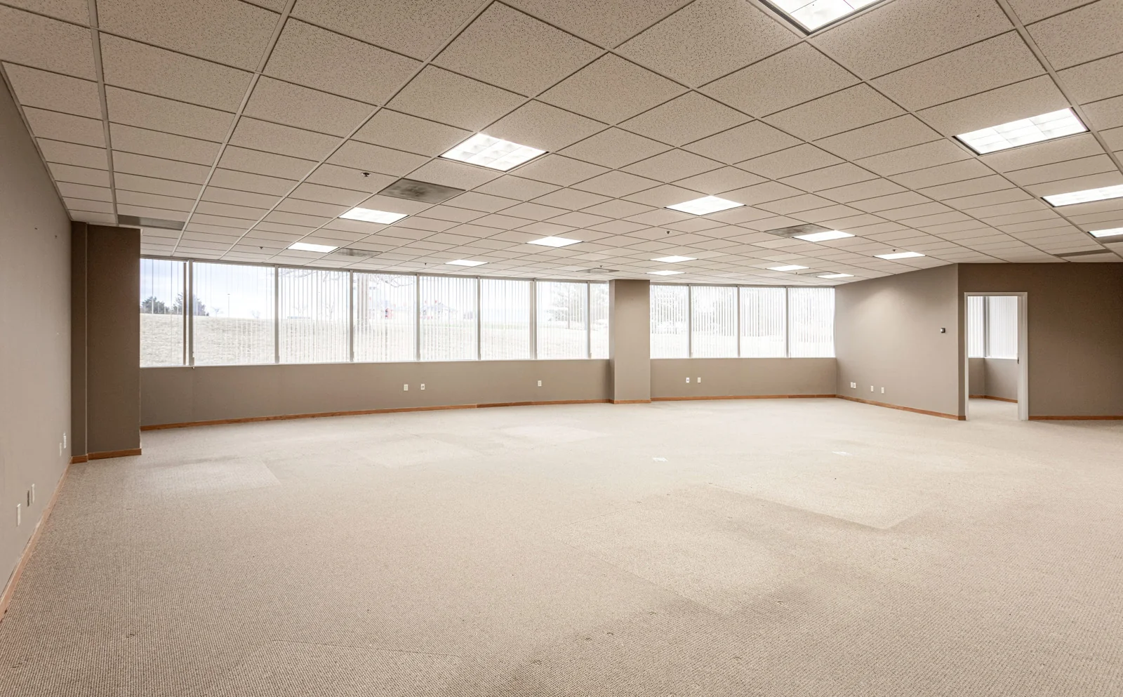 One Ambassador Plaza — Sale in Kansas City, MO, photo 5 of 6