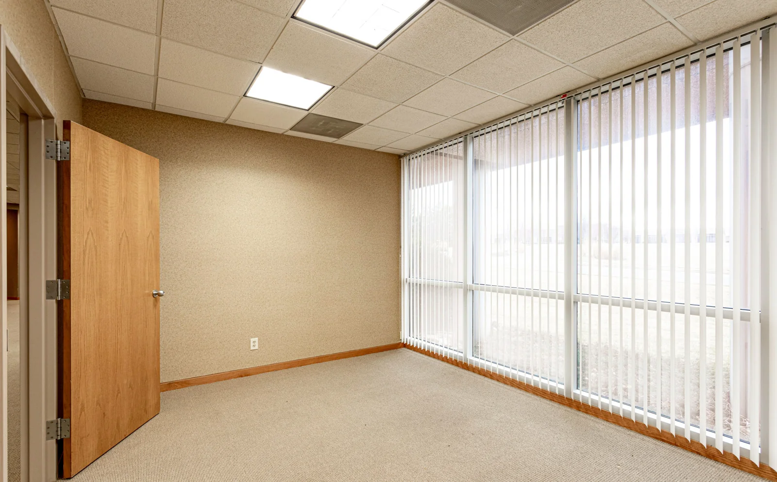 One Ambassador Plaza — Sale in Kansas City, MO, photo 6 of 6
