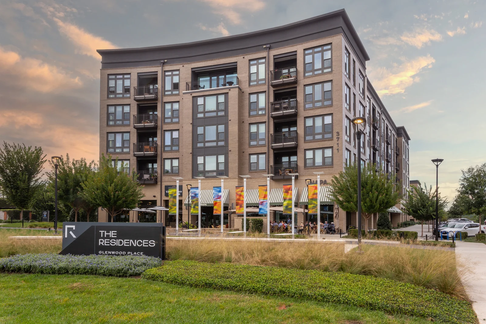 Glenwood Place — Lease in Raleigh, NC, photo 3 of 8