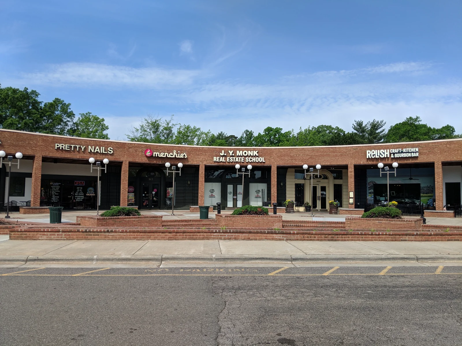 Creedmoor Crossings — Lease in Raleigh, NC, photo 2 of 3