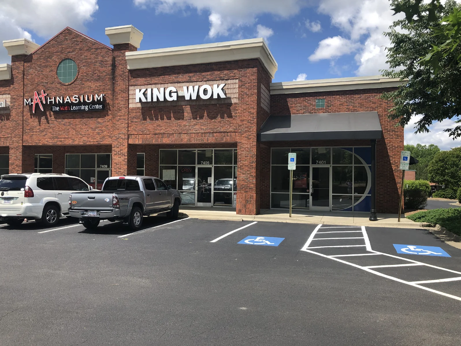 Fuquay Crossing — Lease in Fuquay-Varina, NC, photo 2 of 5