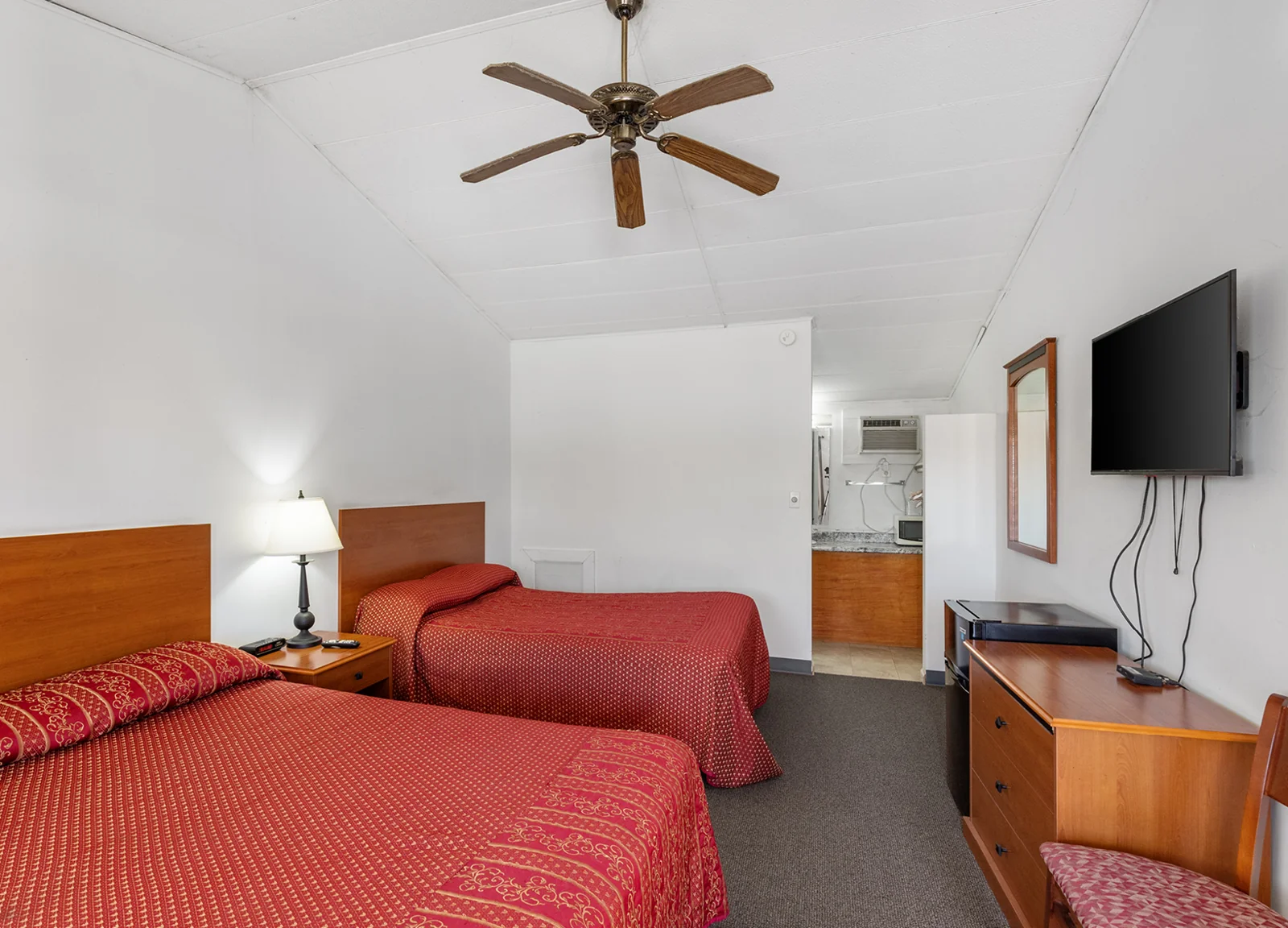 UNDERWOOD MOTEL ON MULBERRY — Sale in Underwood, IA, photo 4 of 8