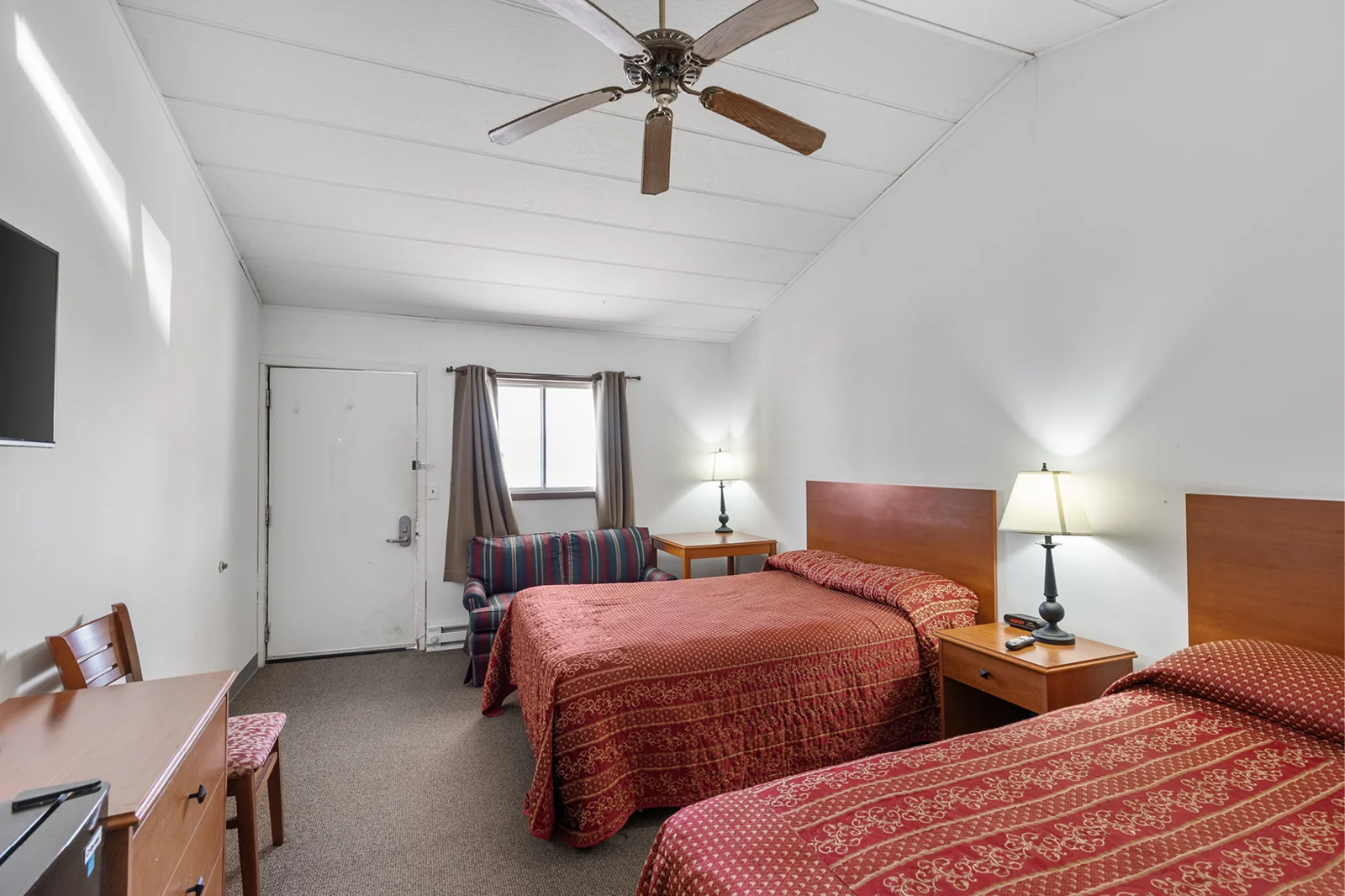 UNDERWOOD MOTEL ON MULBERRY — Sale in Underwood, IA, photo 8 of 8