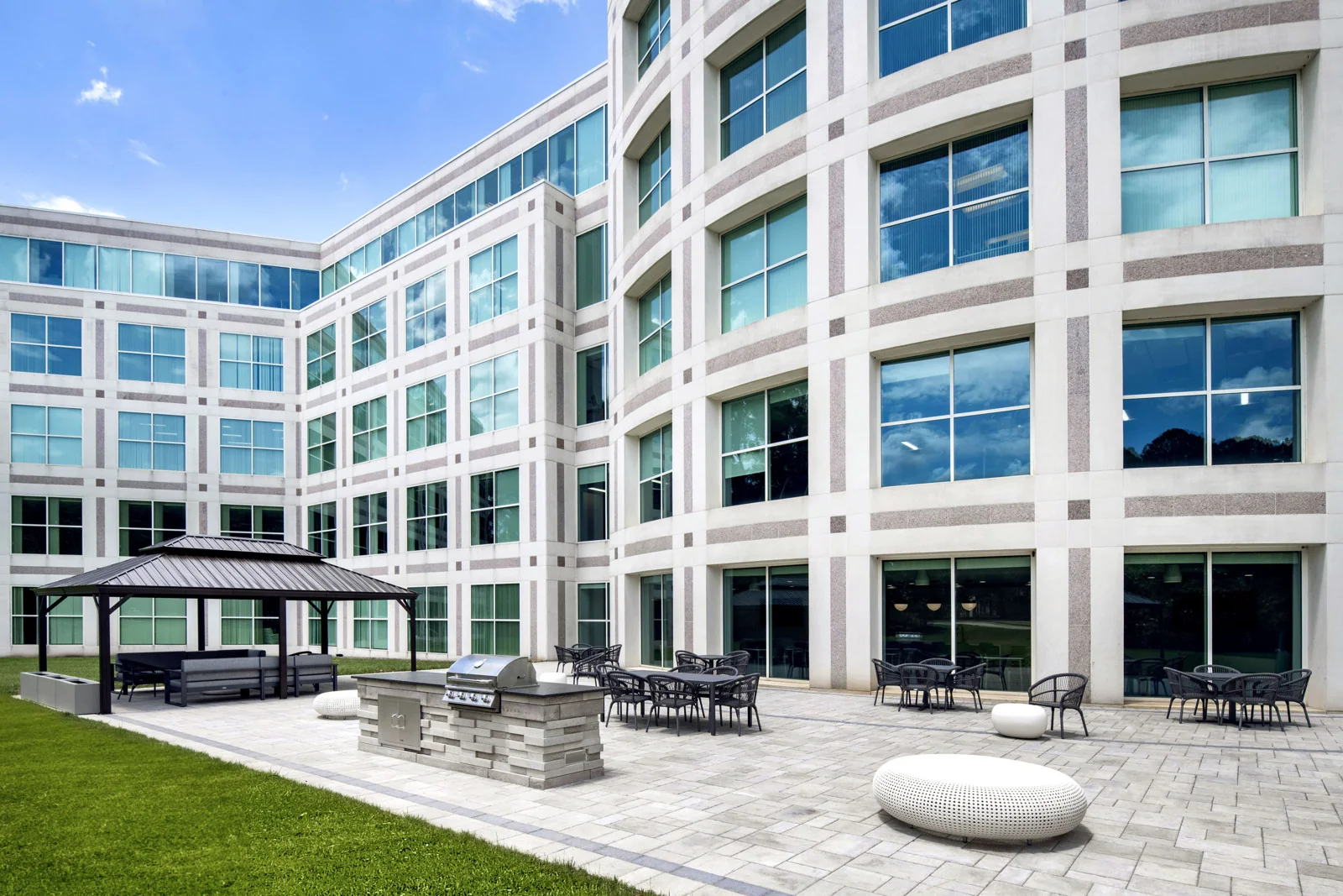 Weston I — Lease in Cary, NC, photo 1 of 8