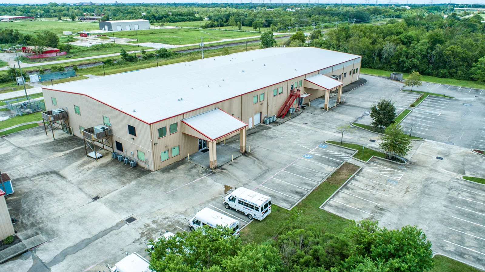 Industrial in League City, TX — Sale in League City, TX, photo 3 of 5