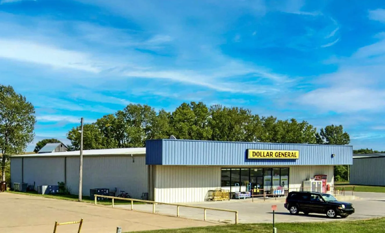 Dollar General — Sale in Sabetha, KS, photo 2 of 3