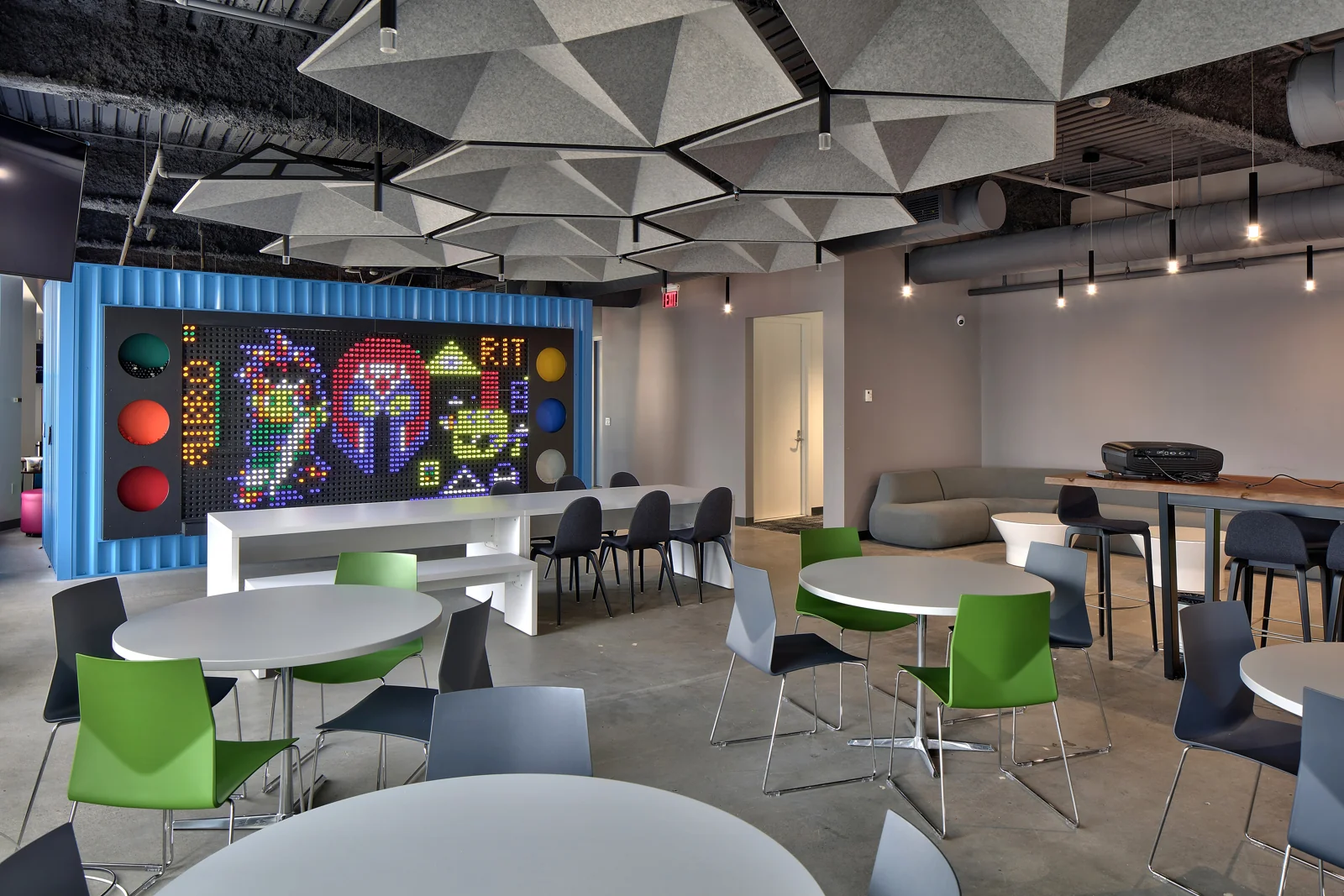 The Metropolitan — Lease in Rochester, NY, photo 3 of 8