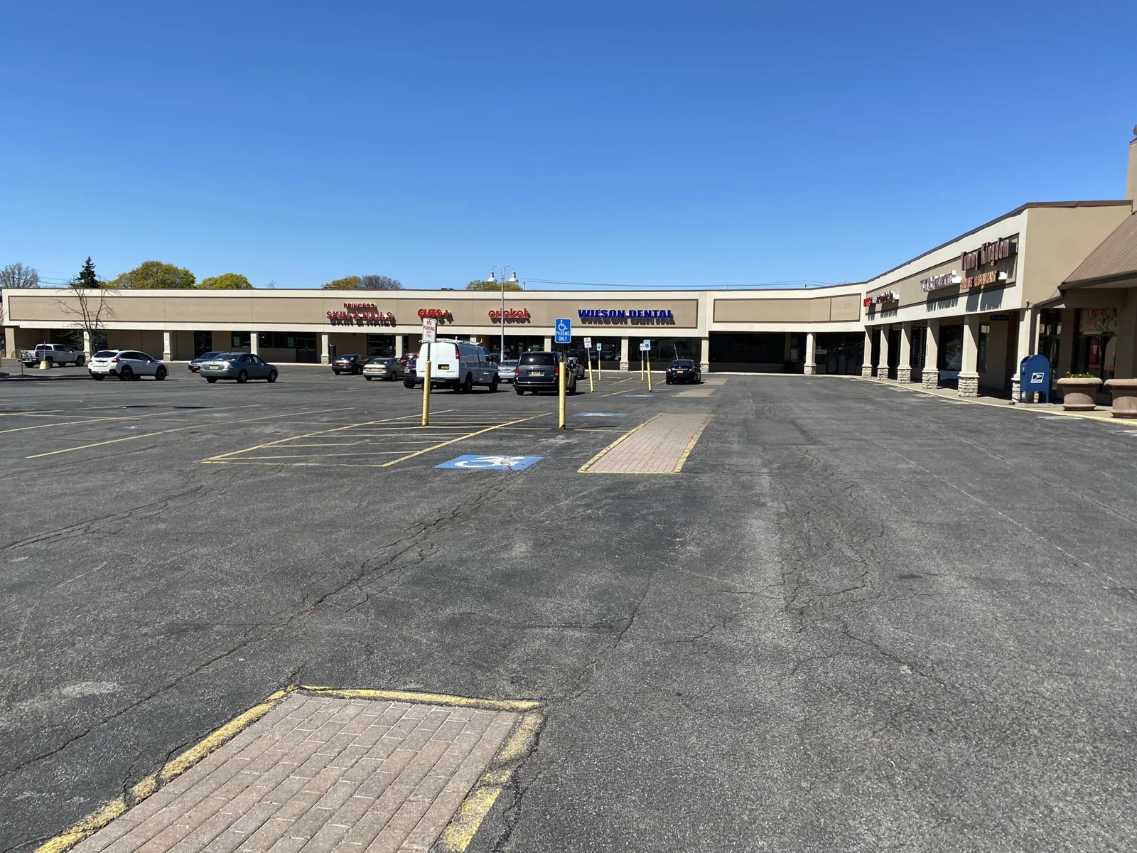 Ridge Hudson Plaza — Lease in Rochester, NY, photo 2 of 3