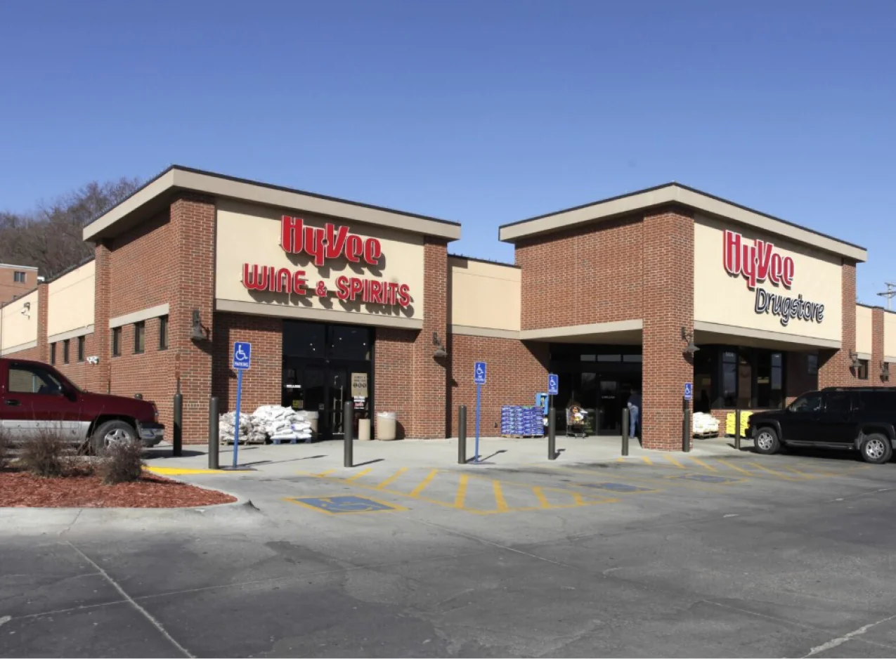 Retail in Omaha, NE - retail for sale in Omaha, NE