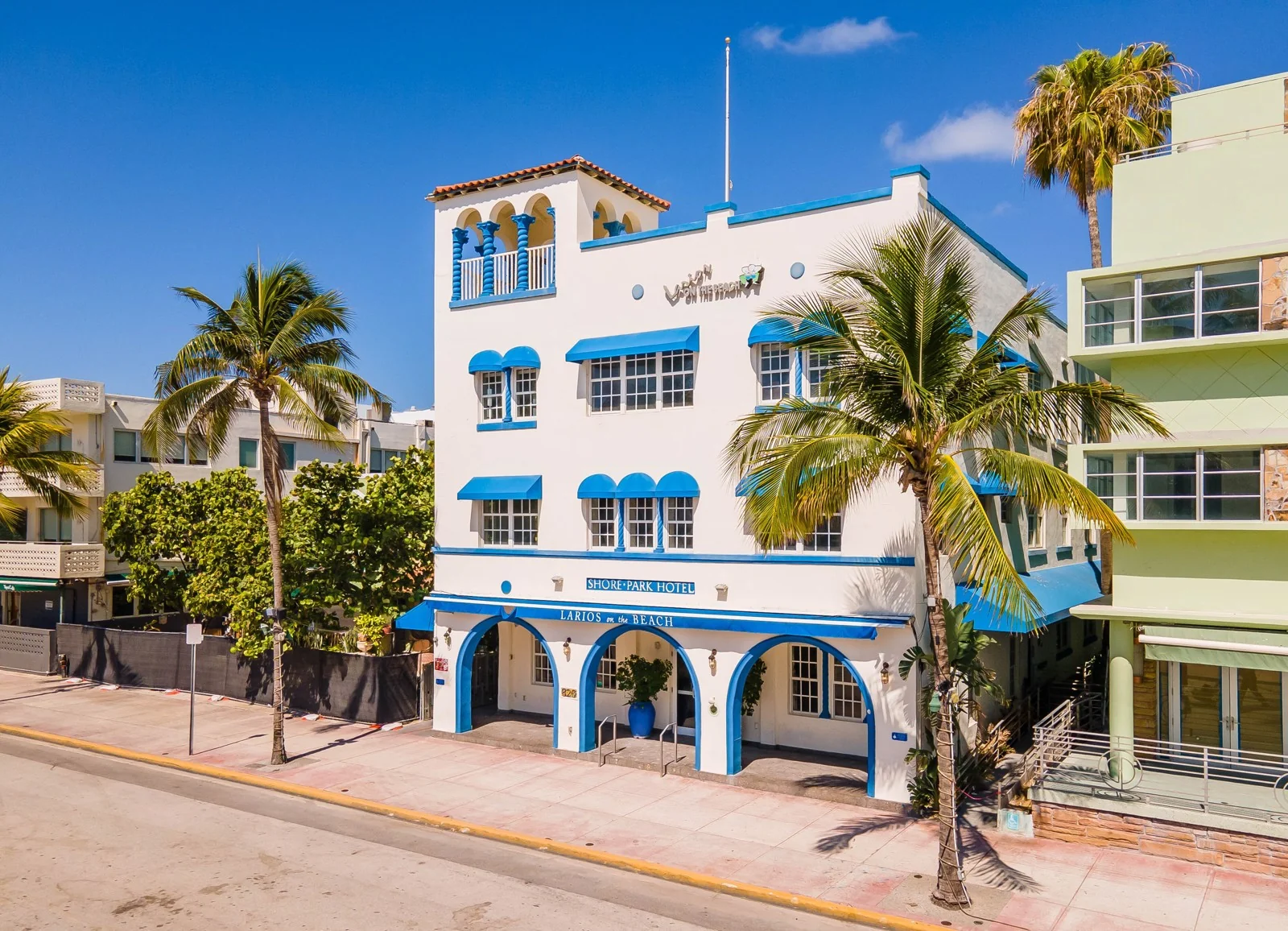 Retail in Miami Beach, FL — Lease in Miami Beach, FL, photo 2 of 8