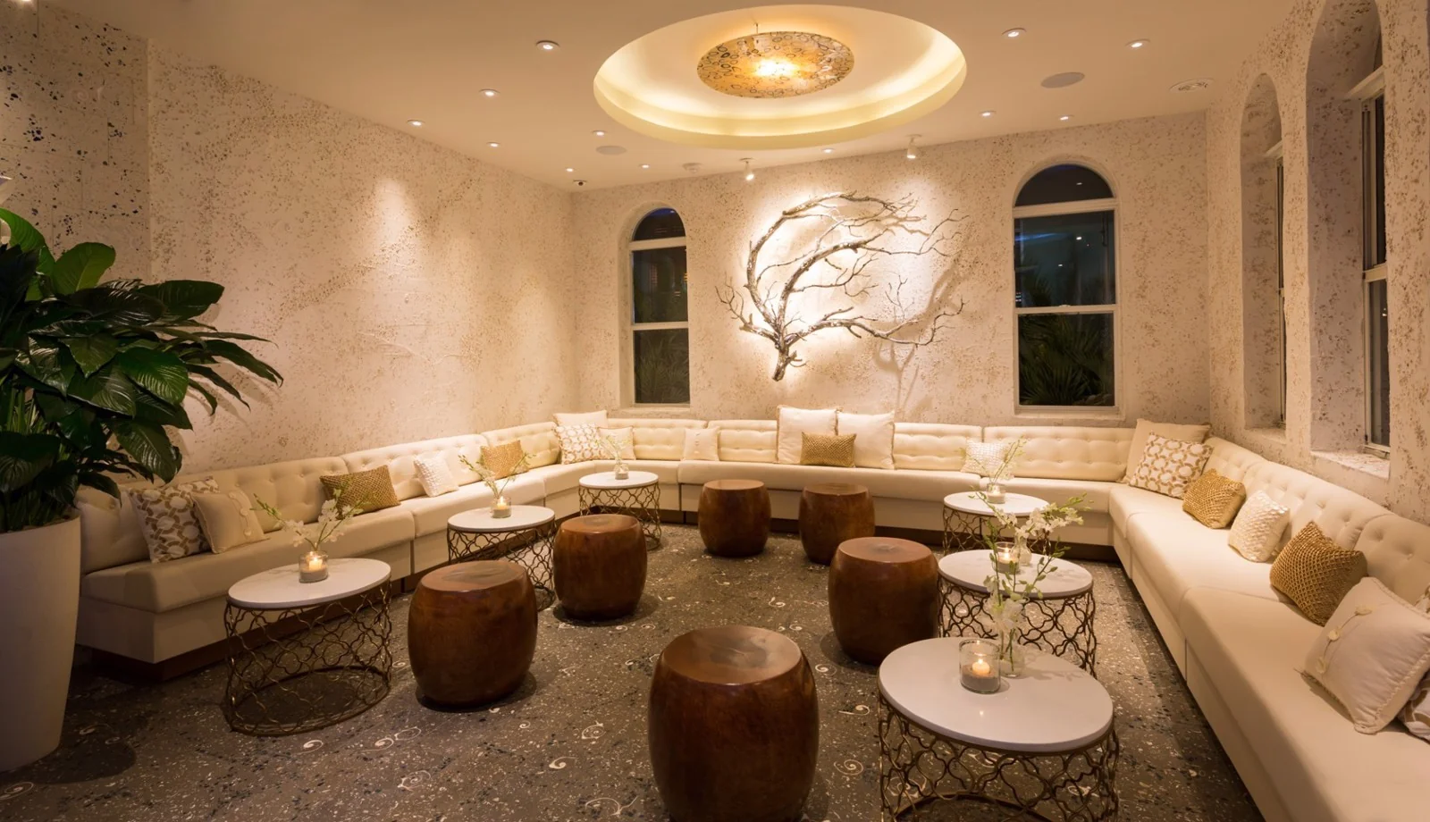 Retail in Miami Beach, FL — Lease in Miami Beach, FL, photo 6 of 8