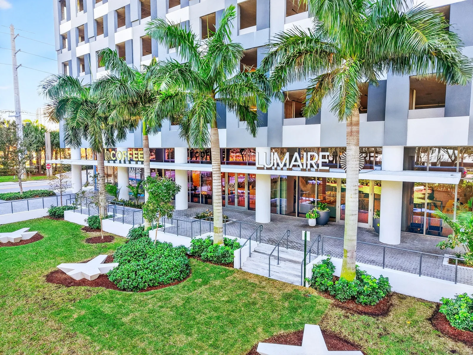 201 Clearwater Dr — Lease in West Palm Beach, FL, photo 3 of 8