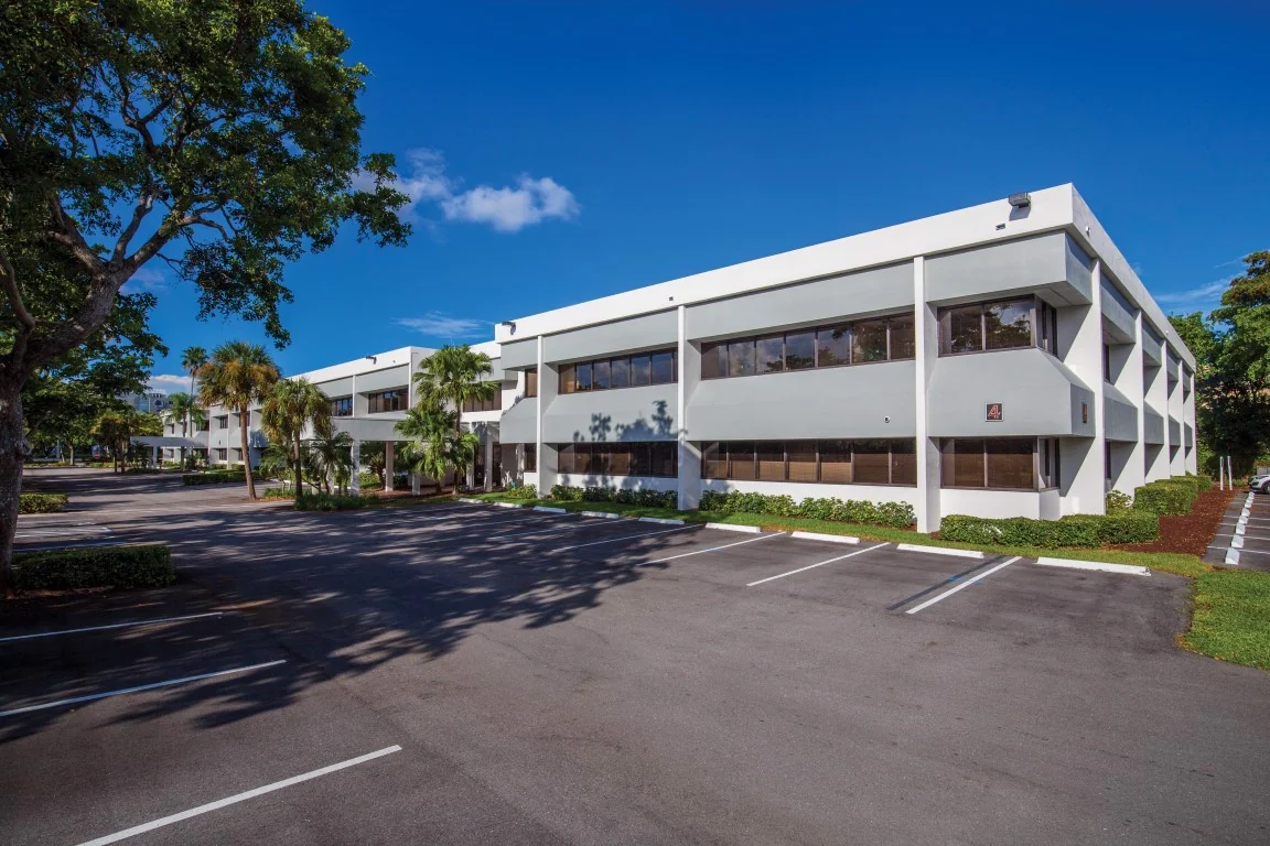 Hillsboro Centre I-IV — Lease in Deerfield Beach, FL, photo 1 of 1