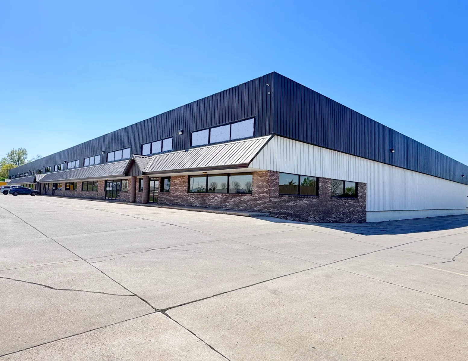 I-80 Frontage Industrial - 80,000 SF Building - industrial for sale in omaha, NE