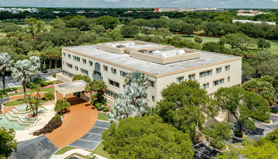 Applied Card — Lease in Boca Raton, FL, photo 1 of 1