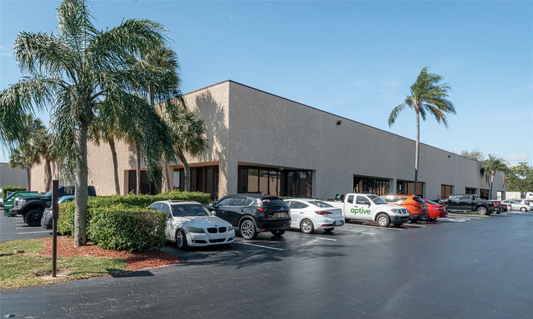 Quadrant Business Center — Lease in Deerfield Beach, FL, photo 1 of 2