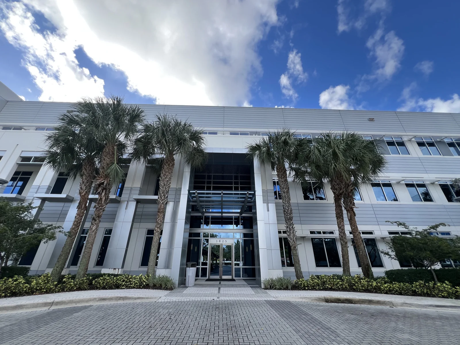 Lynn Financial Center — Lease in Boca Raton, FL, photo 3 of 8