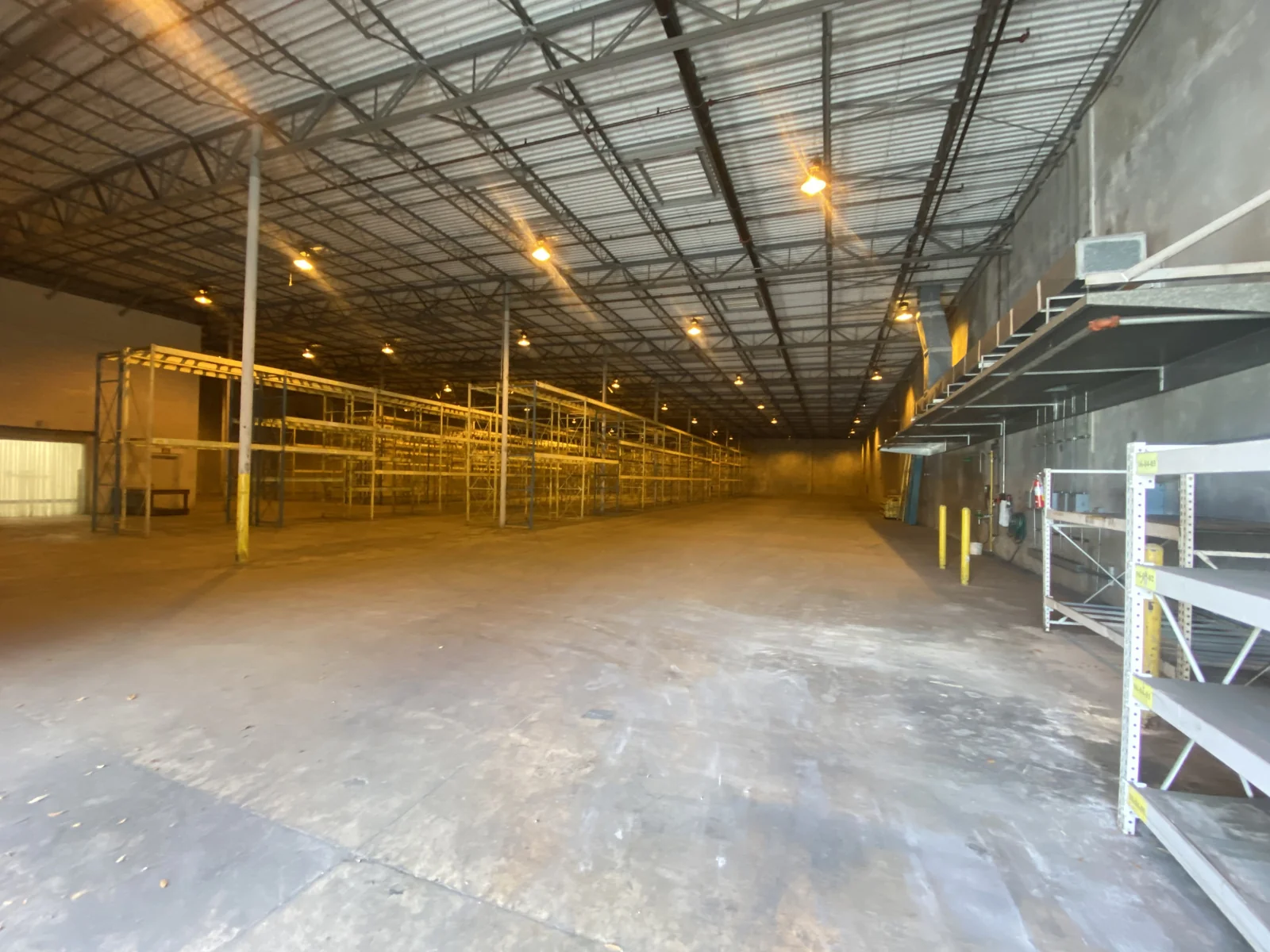 Industrial in Riviera Beach, FL — Lease in Riviera Beach, FL, photo 2 of 4
