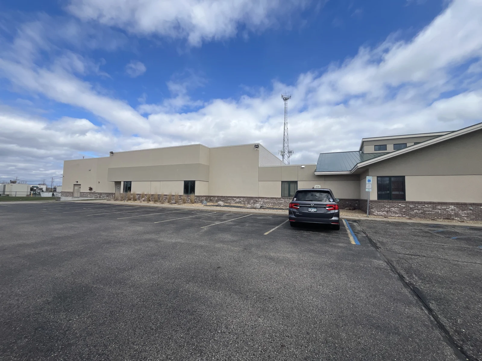 342 42nd St S Fargo, ND — Sale in Fargo, ND, photo 3 of 8