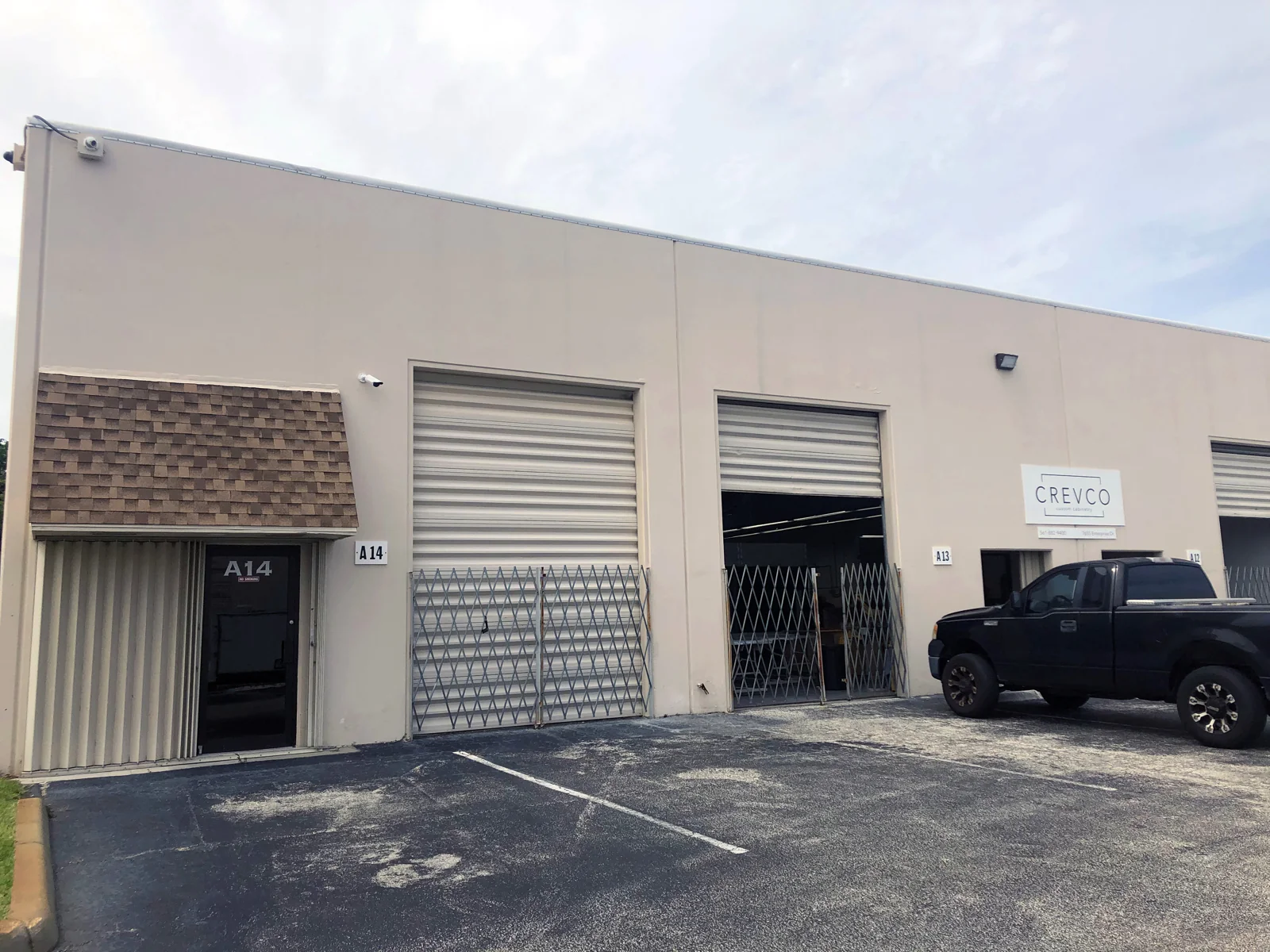 Industrial in West Palm Beach, FL — Lease in West Palm Beach, FL, photo 1 of 3