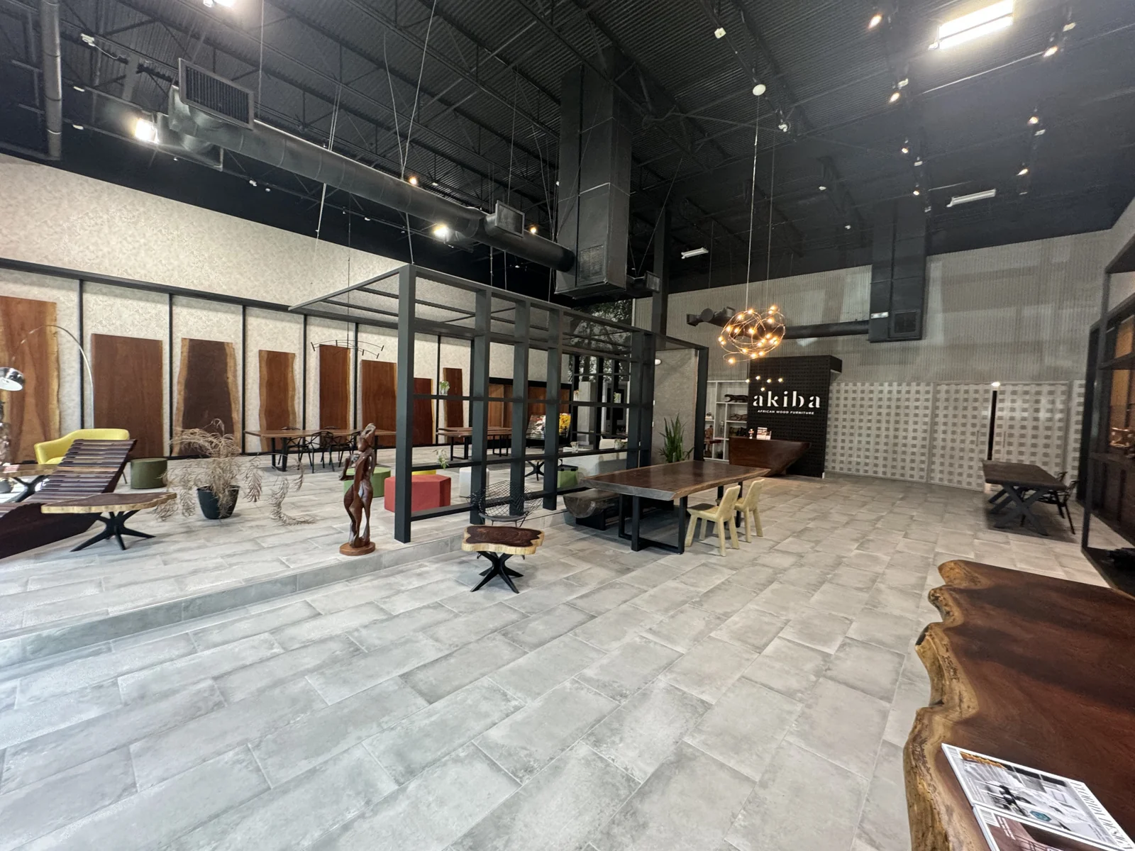 Akiba I-95 Showroom with Warehouse — Lease in Dania Beach, FL, photo 1 of 4